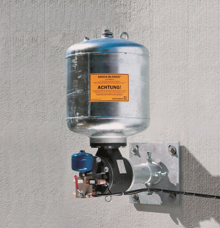 Shock-Blower® Luftstoßgerät an der Wand angebrachter Aluminiumzylinder mit Luftstoßtechnik.