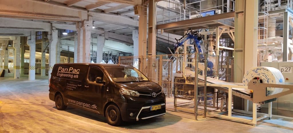 Servicewagen der Pan Pac in einer Produktionshalle