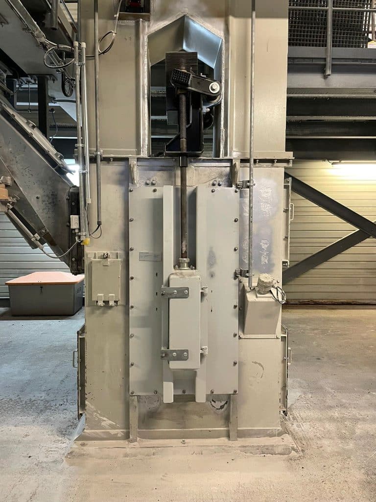 Paralellspannvorichtung in einem Becherwerk