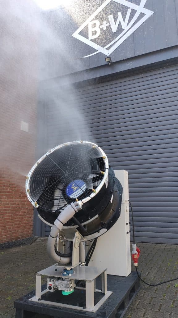Luftstoßgerät der B*W GmbH vor einer Industriehalle