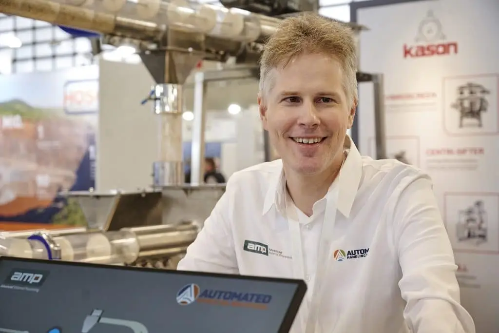 Thomas Fiebig auf dem Solids 2023 Messestand der AMP