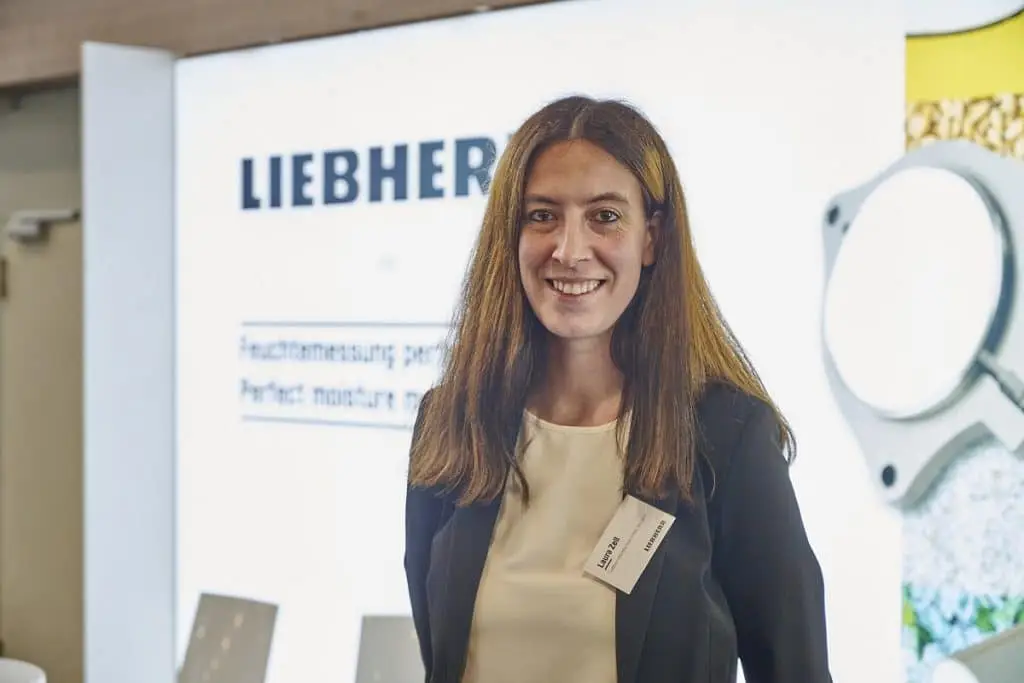 Laura Zell auf dem Solids 2023 der Liebherr