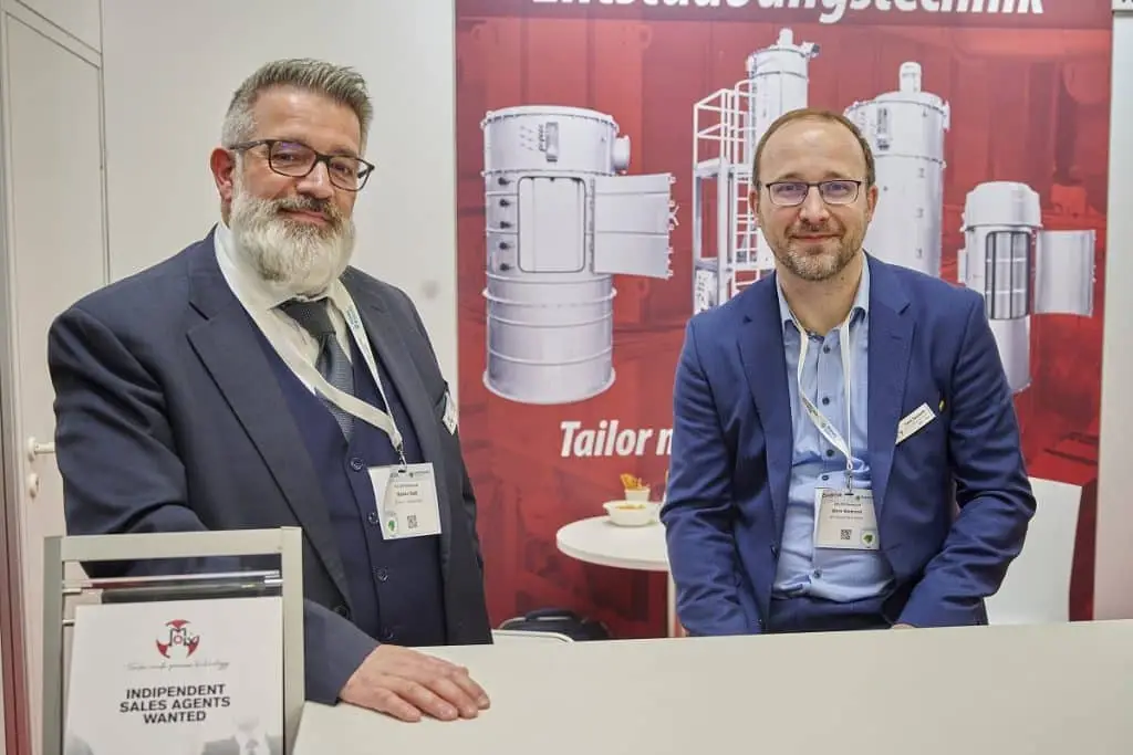 Mattheo Gatti und Steve Soremski auf dem Solids 2023 Messestand der MIX