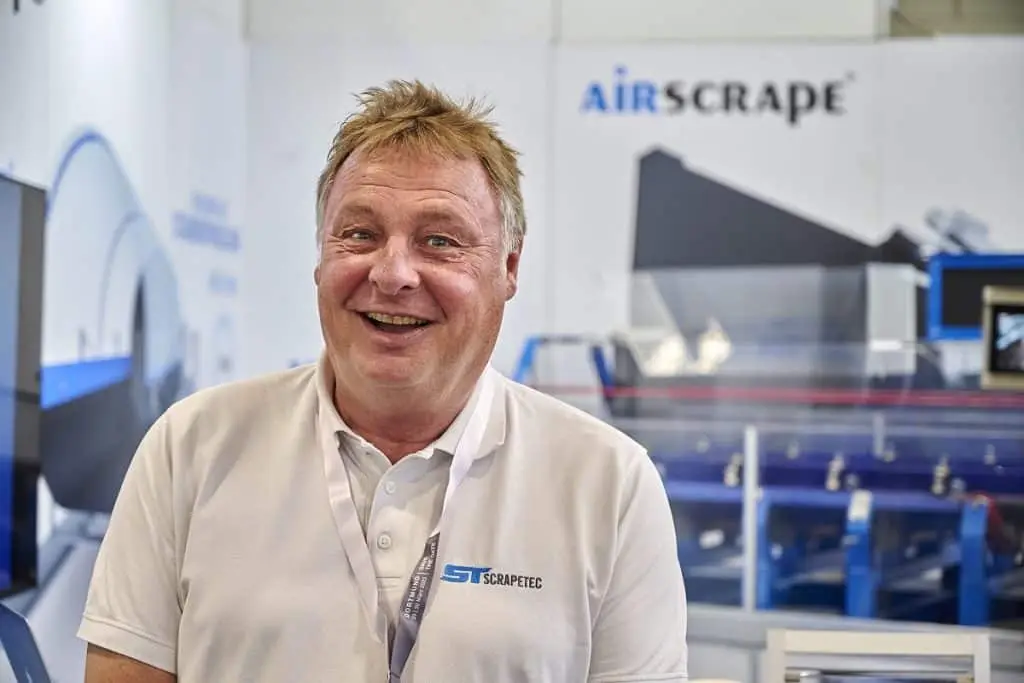 Winfried Dünnwald der ScrapeTec auf seinem Messestand auf der Solids 2023.