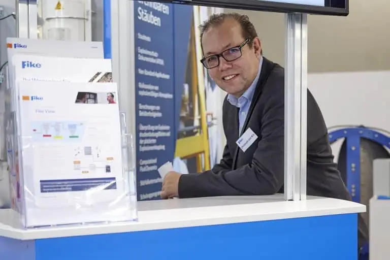 Christoph von Bila auf dem Fite Messestand der Powtech 2023