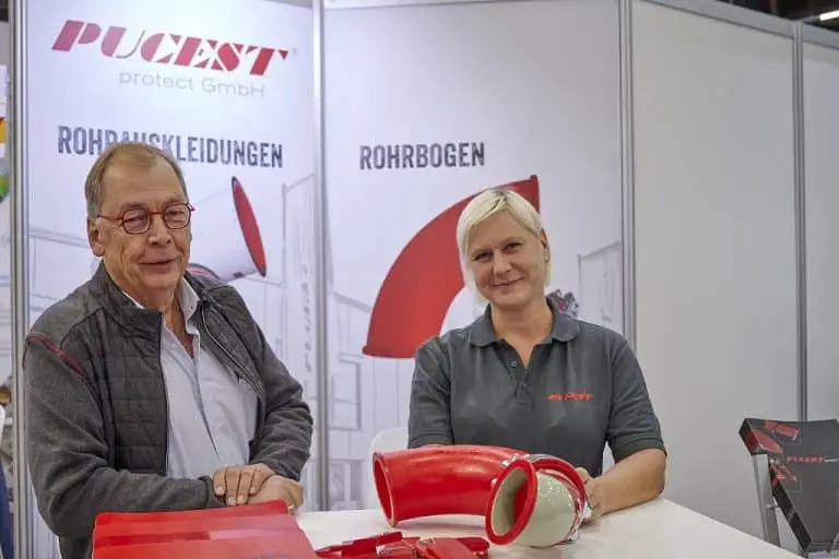 Detelf Bauer und Doreen Ernst auf dem Pucest Messestand der Powtech 2023