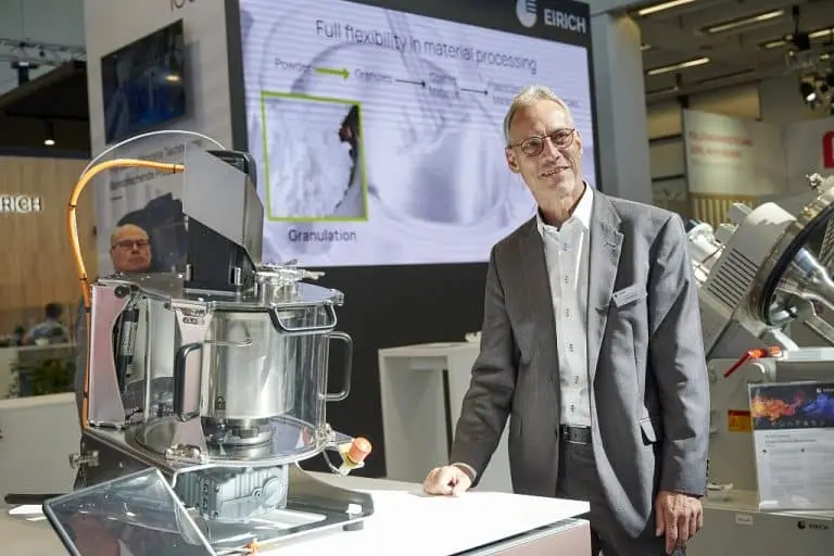Harald Eirich auf dem Eirich Messestand der Powtech 2023