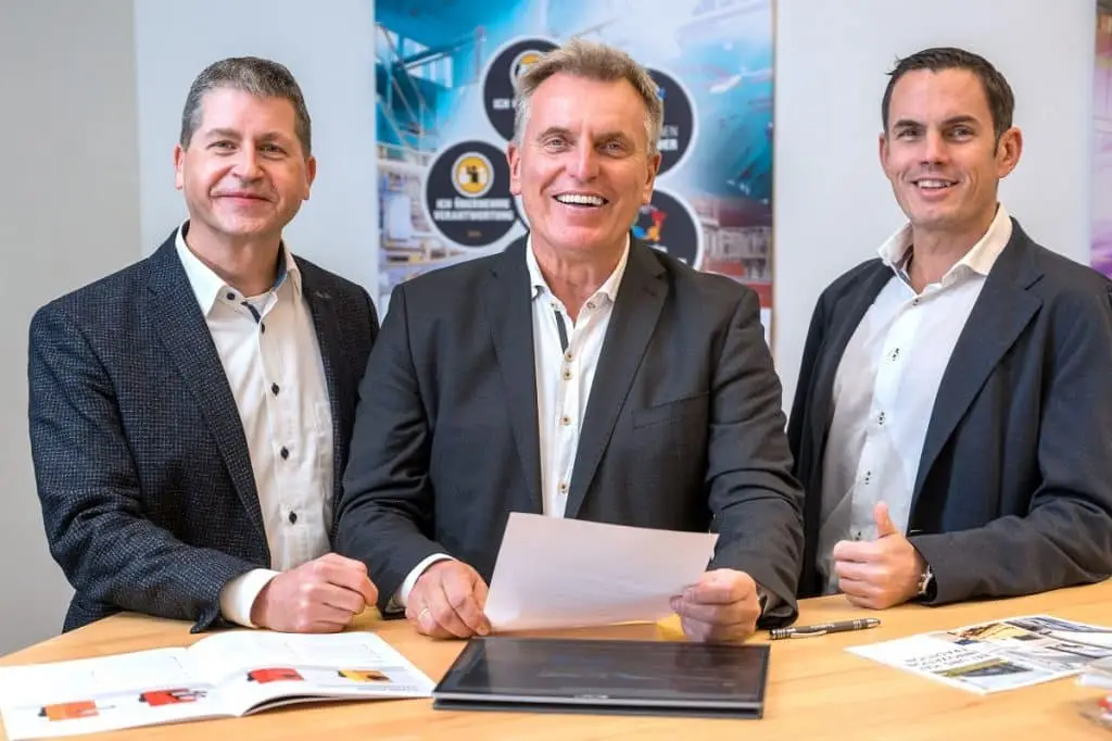 Von links nach rechts: Mario Haas, Uwe Kahmann, Alexander Kuppe stehen an einem Stehtisch