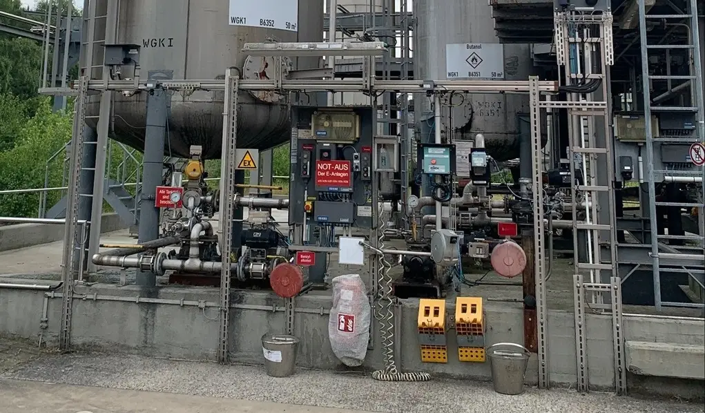 Siloanlage mit Komponenten und Behältern