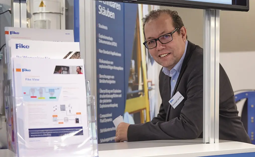 Christoph von Bila auf der Powtech 2023 am Fike Stand.