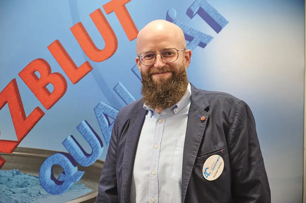 Michael Jansen der Bückmann GmbH auf dem Messestand der Solids 2024