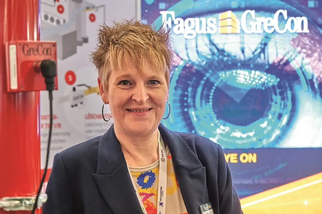 Sandra Maahs der Fagus GreCon Greten GmbH & Co. KG auf dem Messestand der Solids 2024