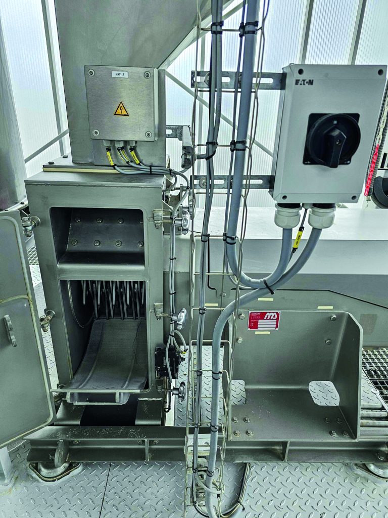 Hammermühle geöffnet in einer Industrieumgebung.