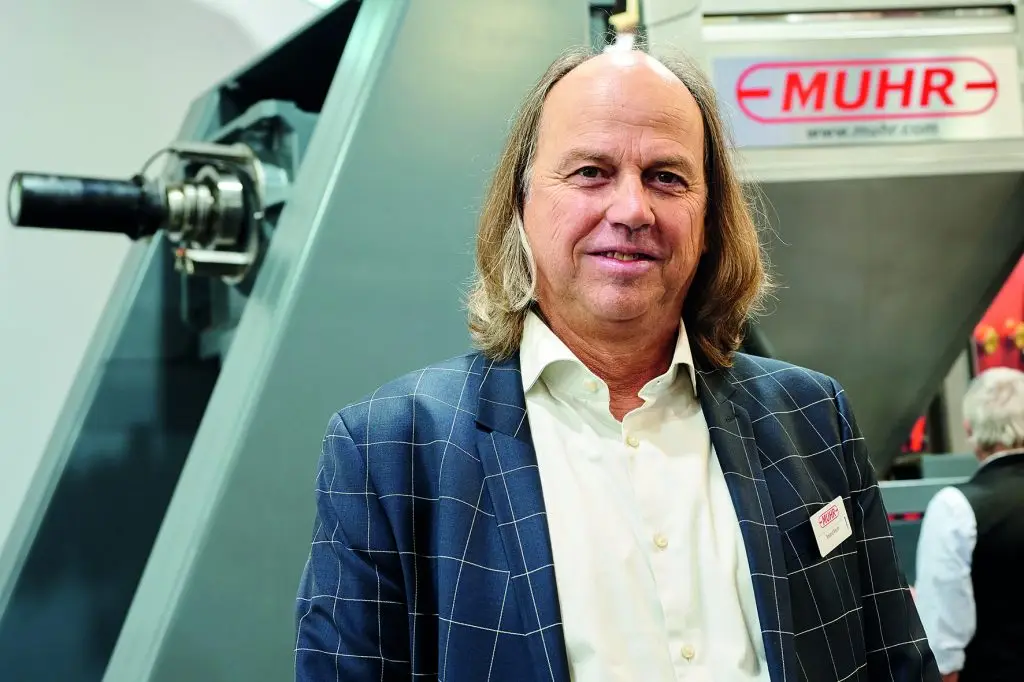 Messestandbesetzung beim Unternehmen Muhr auf der Powtech Technopharm 2025