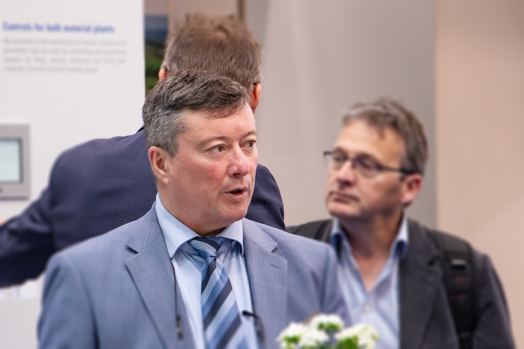ein Herr im Anzug