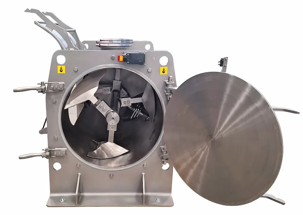 Mischer mit einer Welle aus metall