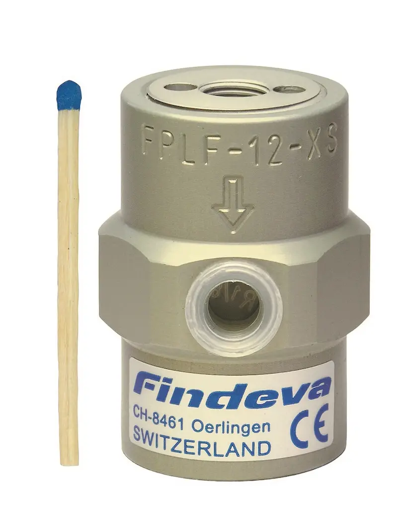 metallener kleiner vibrator mit findela aufschrifft
