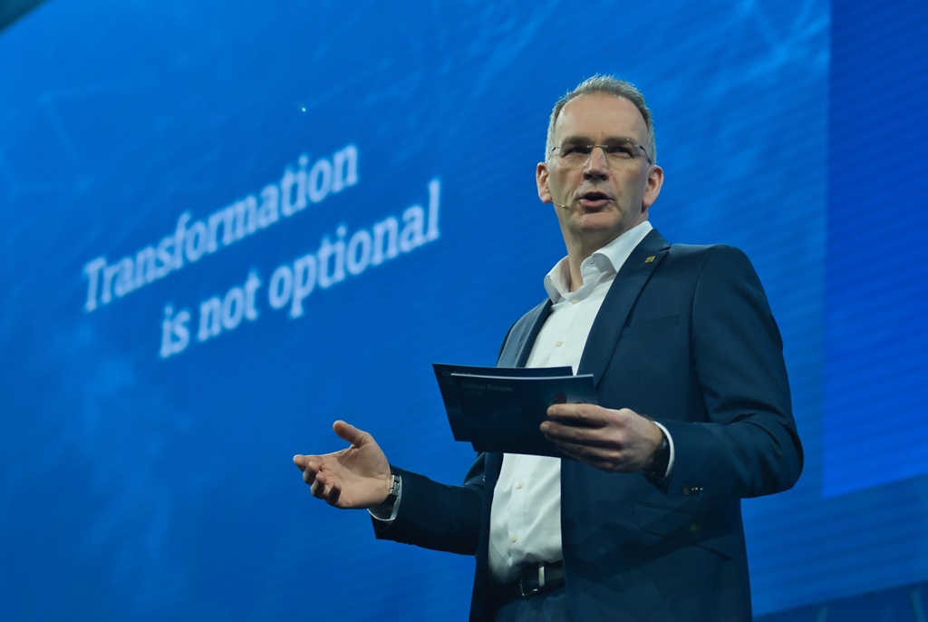 Peter Selders, CEO der Endress+Hauser auf der Bühne Global Forums