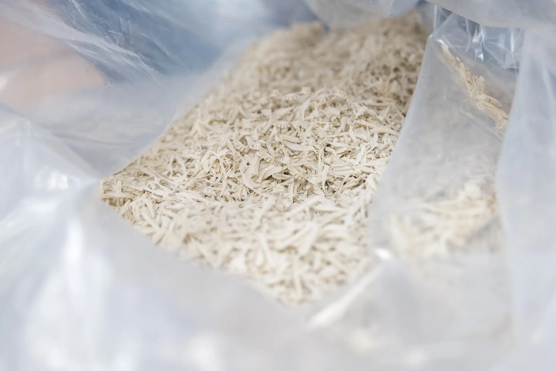 Kunststoffflakes aus Polyolefinen für das chemische Recycling