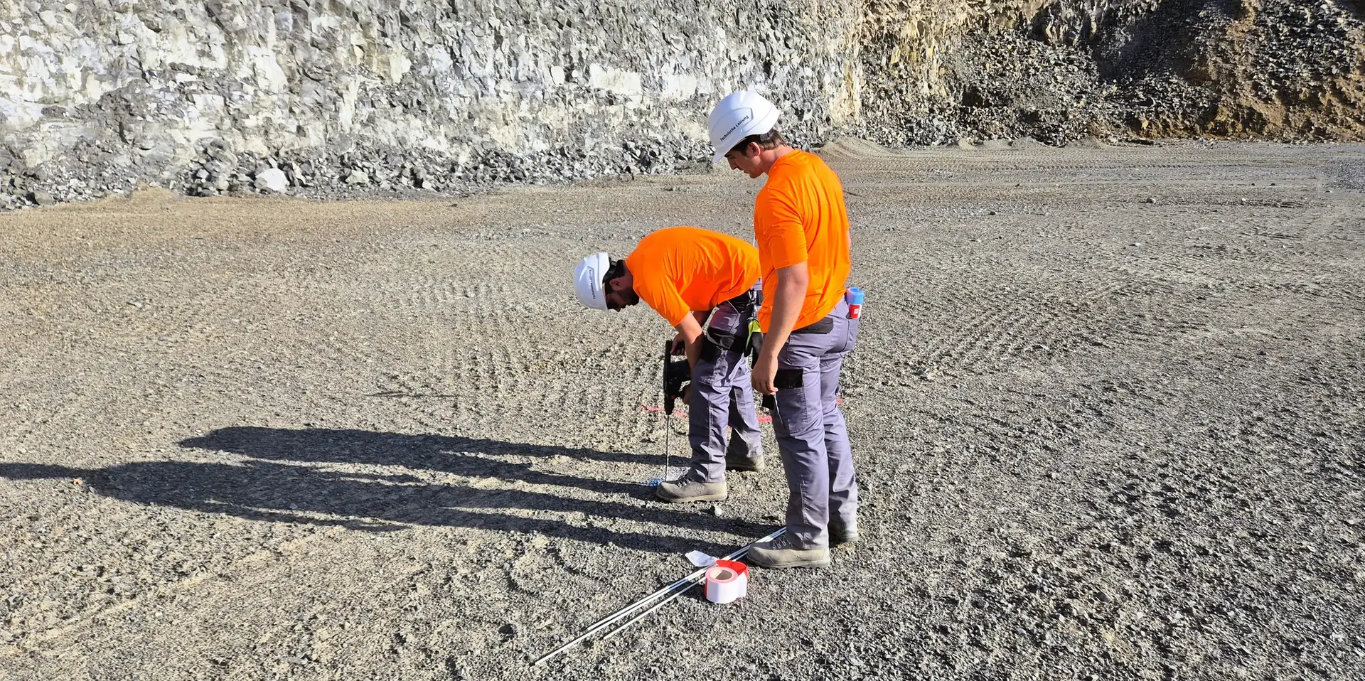 Aufmaßarbeiten für die steinexpo 2026 im Basaltsteinbruch Nieder-Ofleiden in Hessen während der Vorbereitung des Messegeländes